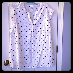 Polka dot maternity shirt
